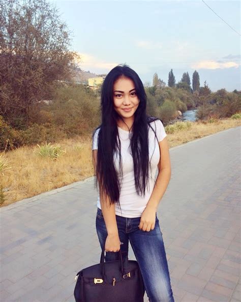 اجمل بنات قيرغيزستان فتاة جميلة