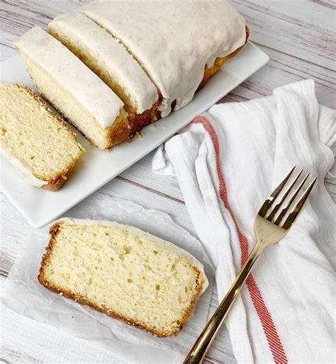 Buttermilk Pound Cake With Vanilla Bean Glaze Kelly Lynns Sweets And