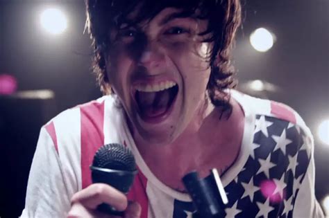 sleeping with sirens kellin quinn will guest on a song for 800