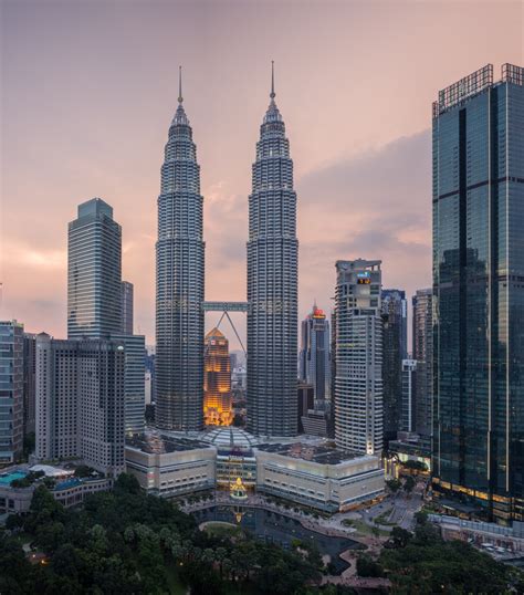 Architecture / Dirk - Petronas Twin Towers | LFI Gallery