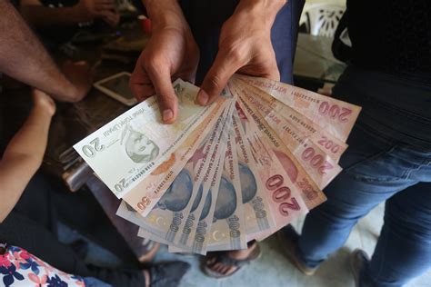 Turkish Currency Begins To Spread In Syria In Blow For Crisis Hit