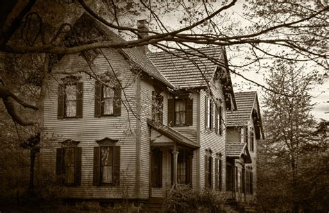 Haunted Real Estate Realtor Recalls Frightening Experiences As A