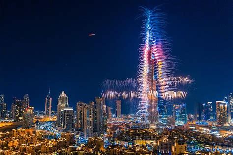 New Years 2023 Eve Party At Dubai Canal Cruise See The Burj Khalifa Fireworks Compare Price 2023