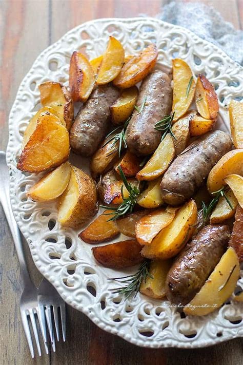 Maybe you would like to learn more about one of these? Salsiccia e patate al forno (Ricetta veloce e gustosissima)