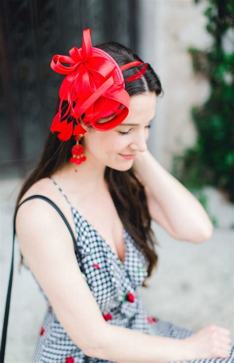 Image captionthe derby is one of the biggest days of the racing calendar, attracting more than 100,000 spectators. Derby Day Dress Code: 5 Kentucky Derby-Approved Outfit Ideas