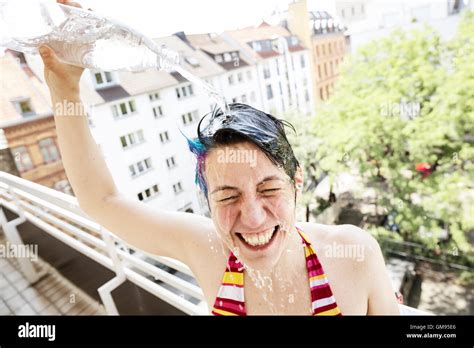 Mature Woman Showering Head Hi Res Stock Photography And Images Alamy