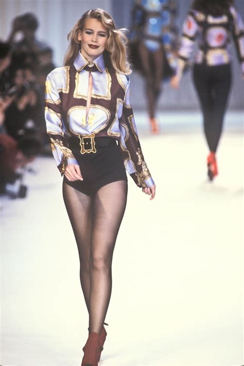 Claudia Schiffer Chloe Runway Show Fw 1992 In 2022 Fashion