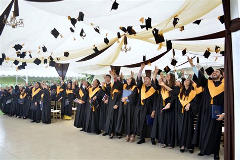 Se Realiza Ceremonia De Graduación De Las Licenciaturas En Contaduría