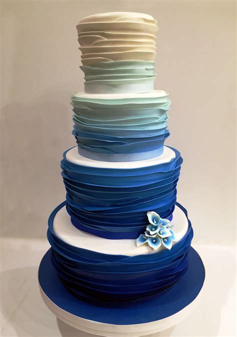 10-beautiful-blue-wedding-cakes-for-a-fresh-take-on-a-classic-tradition-mywedding