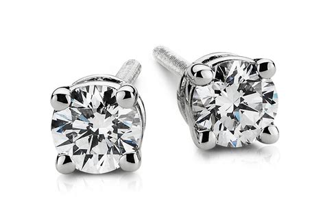 Diamond Earrings in Platinum (1/4 ct. tw.) | Blue Nile