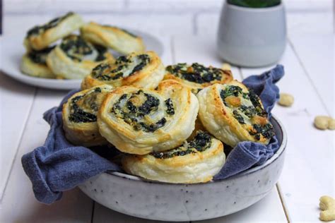 Blätterteigschnecken mit Spinat