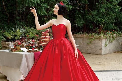 Gaun pengantin memang penunjang untuk menciptakan penampilan tersebut. 6 Inspirasi Gaun Pernikahan ala Disney Princess, Super Cantik!