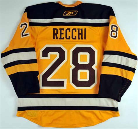 They chose to use the b that is on the current jersey and from the photos that were sent out on their social media platforms, the jersey will most likely be the replica of. 2009-10 Mark Recchi Boston Bruins Winter Classic Game Worn ...