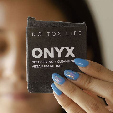No Tox Life Onyx Detoxifying Charcoal Cleansing Bar Kindhumans