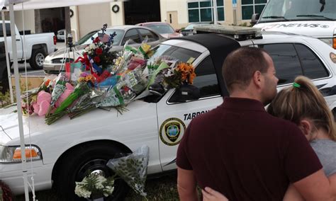 police officer shot dead in florida named as charles kondek us news the guardian