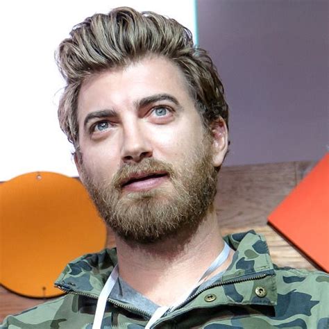 Rhett Mclaughlin The Man With No Chin Good Mythical Morning Rhett
