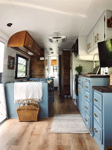 A 1986 Fleetwood Trailer Gets a Cozy, Colorful DIY Makeover - Dwell