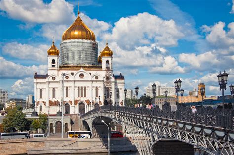 A woman blinds a martial arts master and his pupil vows revenge on her. Cathedral of Christ the Saviour - Church in Moscow ...