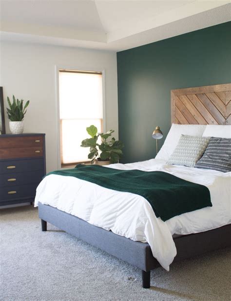 You don't want to overwhelm your here are a few simple tips for choosing the best colors for small rooms and some of our favorite. Tips for Painting Walls: Best Painting Tips | Green master ...