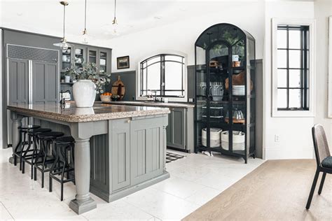 Article by chris loves julia. Cottage Kitchen - Chris Loves Julia