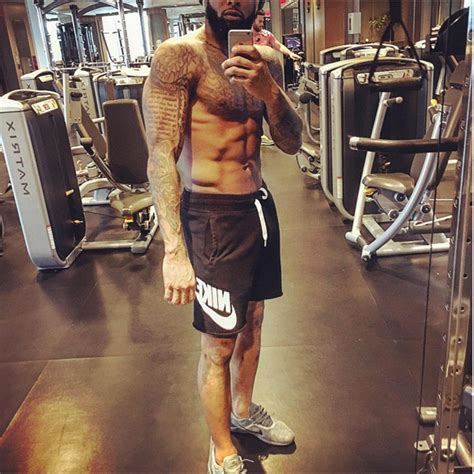 Pics Odell Beckham Jr S Abs Shows Off Hot Body In Sexy Gym Selfie
