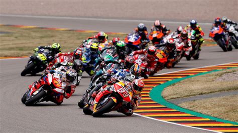 Get the latest motogp racing information and content from photos and videos to race results, best lap times and driver stats. MotoGP 2021: Rennkalender mit Änderungen | MOTORRADonline.de