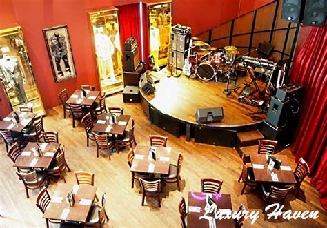 When you enter the hard rock cafe penang, you enter into a world of musical memorabilia! The Happening Hard Rock Café Penang