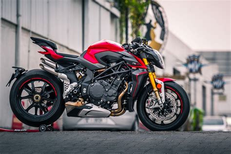 new mv agusta brutale 1000 rr is a 300 km h italian promise the global indian
