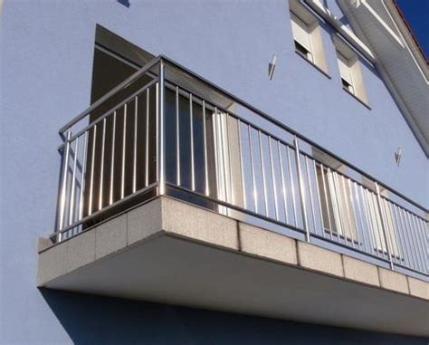 In the case of guardrails for stairs, there is an exception that allows up to a 6 diameter sphere through the triangle opening formed by the stair riser, stairtread. Stainless Steel Balcony Railing, स्टेनलेस स्टील बालकनी ...