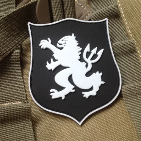 Glow Devgru Lion Crusader Shield Us Navy Seal Team Pvc Army Morale