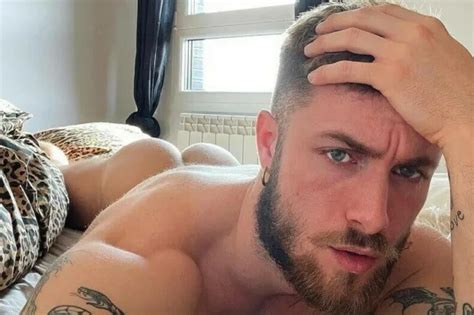 Shirtless Male Beefcake Muscular Nude Bed Bearded Hunk Hot Man Photo Sexiz Pix