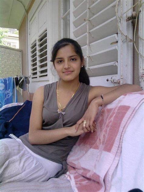 Indian Desi Teen Girl With Telegraph