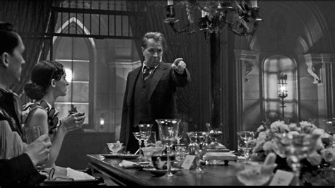 Mankiewicz and his development of the screenplay for citizen kane (1941). David Fincher's 'Mank' Trailer Debuts