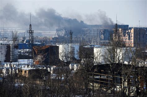 rebels claim to have control of ukraine airport the new york times