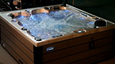 Sunrans New Acrylic Spa Balboa System Hot Tub Whirlpool Outdoor Massage