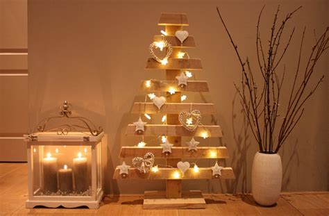 Christmas frame with decorations on a wooden background. 23 Last-minute DIY Christmas decorations and inspirations