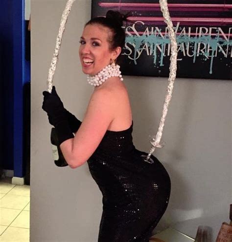 85 funny halloween costume ideas that ll have you rofl kardashian halloween costume funny