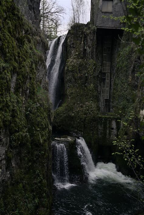 Gorgeous Huge Waterfall In Ravine · Free Stock Photo