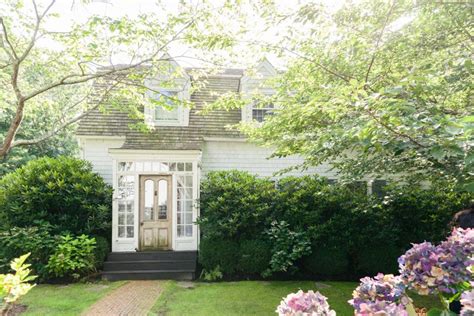 East Hampton Cottage With Modern Touches Hyphen And Co Hgtv