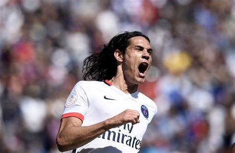 Cavani United / Anthony Martial responds to Edinson Cavani arrival amid