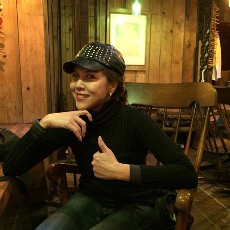 ท็อป ดารณีนุช เผยภาพอบอุ่น ลูกชายแต่งงาน จะอยู่เคียงข้างลูกทั้งสองเสมอ เกาะติดข่าว กดติดตาม ข่าวสด ท็อป ดารณีนุช รุดเยี่ยม ส่งกำลังใจให้ ปอ ทฤษฎี หลังอาการทรุด