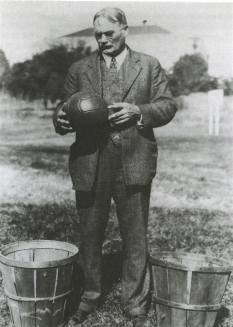 Herramientas para el análisis de sociedad y estado. Historia del baloncesto: origen, reglas, paralímpico y ...