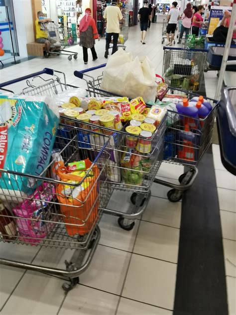 Msians Panic Buy Groceries As Covid 19 And Lockdown Fears Kick In
