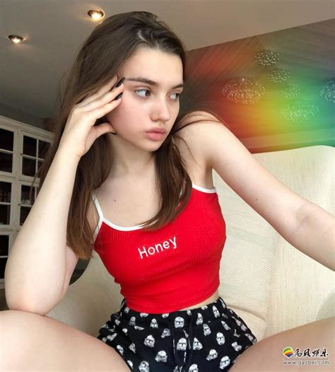 俄罗斯网红小姐姐yana poplavskaya！年仅17岁就已经是爆红全网的红人 新闻资讯 高贝娱乐