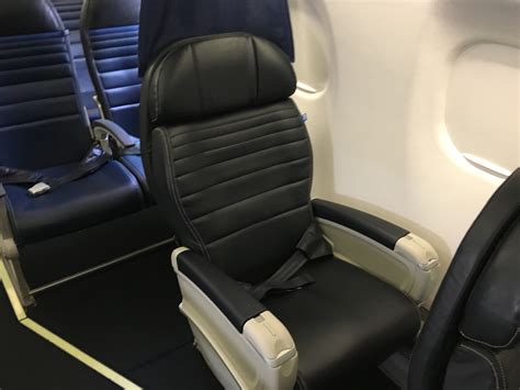 Embraer 175 First Class United Bryce Hardin