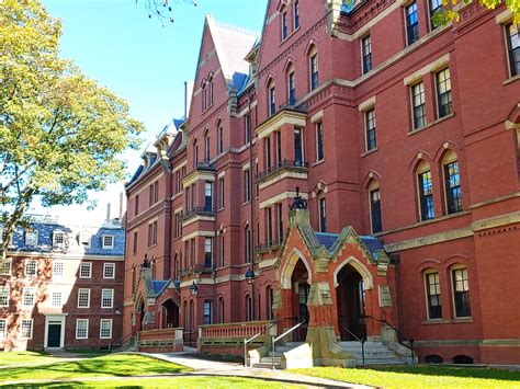 Why Connecticut College is Better than Harvard - The College Voice