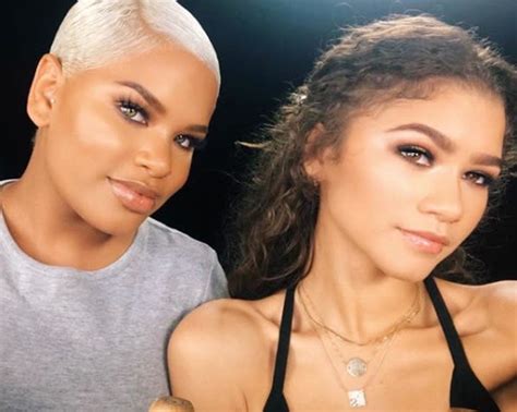 Zendaya Posted A Makeup Tutorial Of Her New Years Eve Look And Her