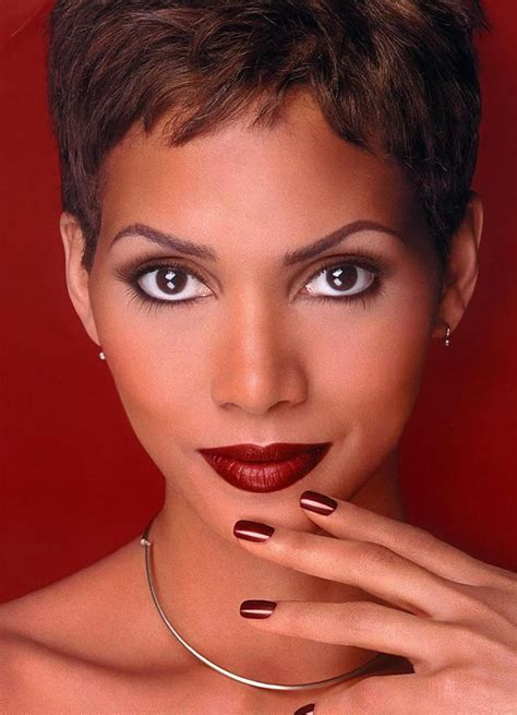 Short Haircut Halle Berry Is Ultra Sexy With Short Hair