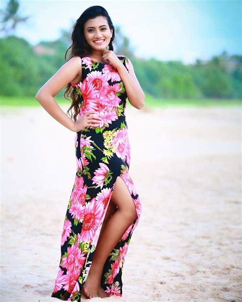 Actress And Models Shanudrie Priyasad Sri Lankan Beautifulhot And Sexy