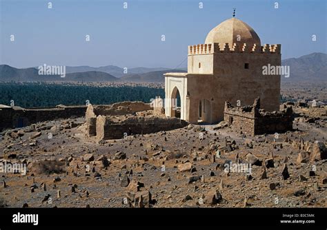 Marabouts Tomb Hi Res Stock Photography And Images Alamy